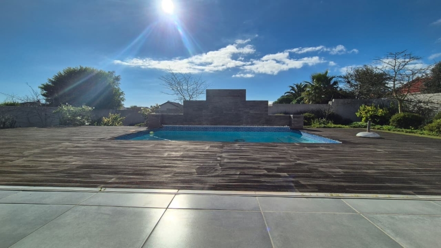 4 Bedroom Property for Sale in Myburgh Park Western Cape
